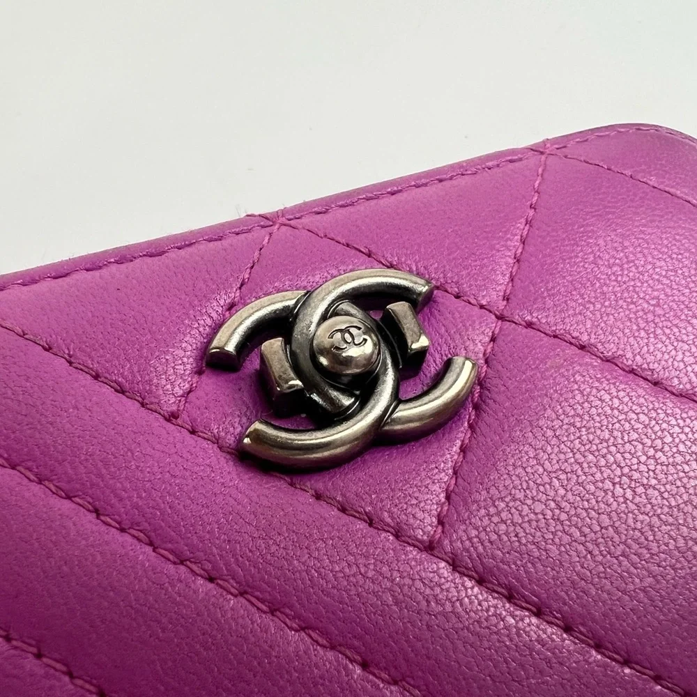 Chanel Fuchsia Zippy Wallet - Picture 10 of 10